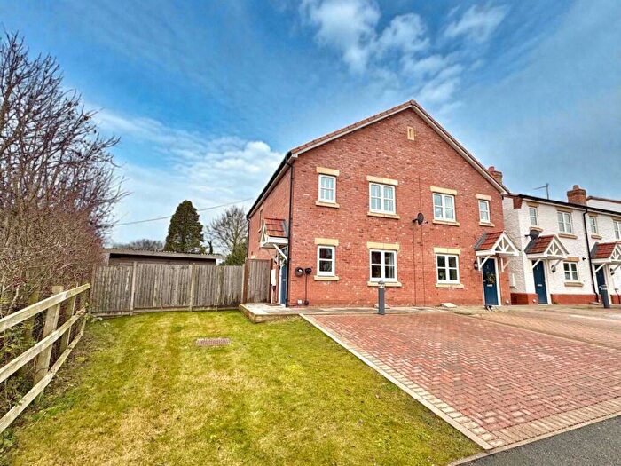3 Bedroom Semi-Detached House For Sale In Lewins Close, Twyford, LE14