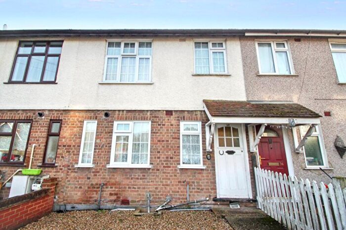 3 Bedroom Terraced House For Sale In Ivy Chimneys, Epping, CM16