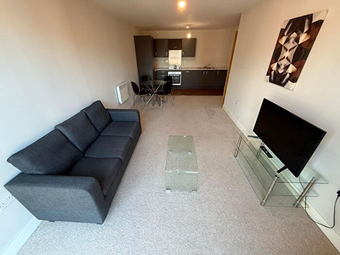 2 Bedroom Flat To Rent In Ordsall Lane, Salford, M5