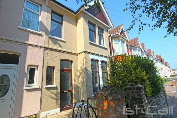 3 Bedroom End Of Terrace House To Rent In South Avenue, Southend On Sea, SS2