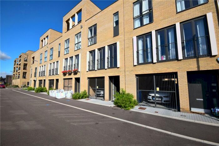 3 Bedroom Terraced House To Rent In Whitelocks Drive, Trumpington, Cambridge, CB2