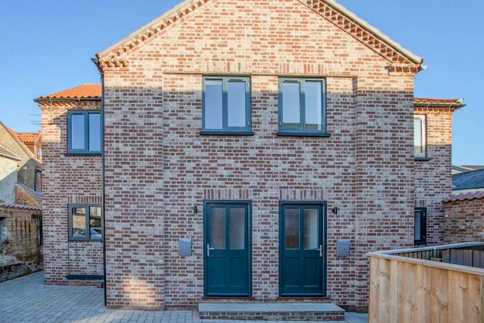 2 Bedroom Semi-Detached House To Rent In Hayloft Court, King's Lynn, Norfolk, PE30