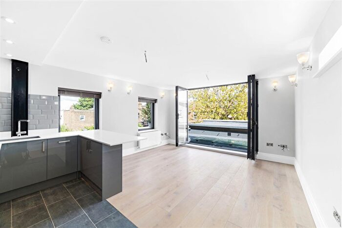 2 Bedroom Flat To Rent In Villiers Road, Willesden, NW2