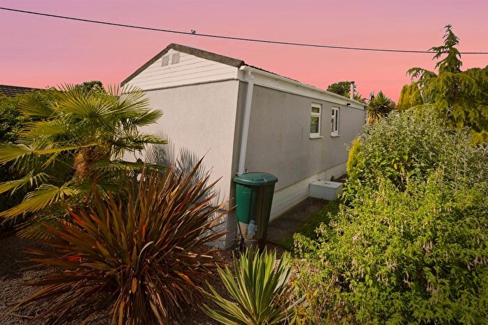 1 Bedroom Mobile/park Home For Sale In The Oaks Park, Beare Green, Dorking, RH5