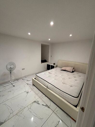 2 Bedroom Flat To Rent In High Road, Goodmayes, Ilford, IG3