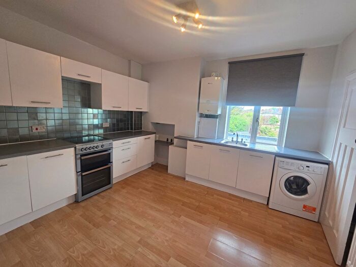 2 Bedroom Flat To Rent In Bromley Road, Catford, London, SE6