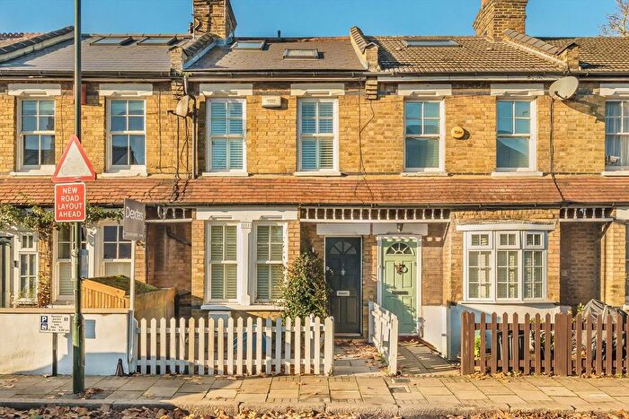 3 Bedroom Property For Sale In Brook Road, St Margarets, TW1