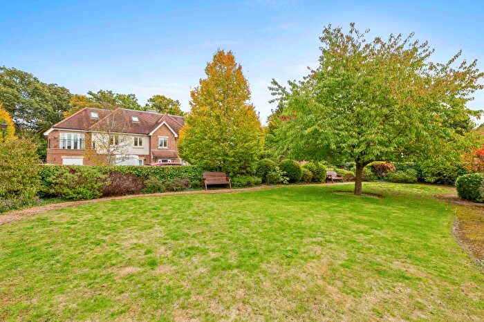 2 Bedroom Flat For Sale In Bisham House, Woodside Gardens, Marlow, Buckinghamshire, SL7