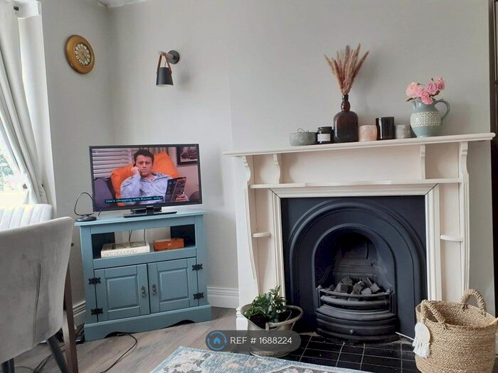 1 Bedroom Flat To Rent In Amblecote Road, London, SE12