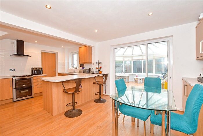 5 Bedroom Semi-detached House For Sale In Jarvis Road, Arundel, West Sussex, BN18