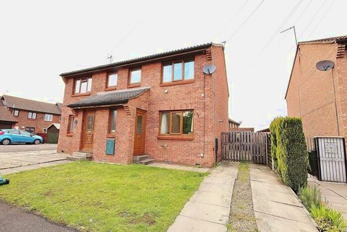 3 Bedroom Semi-Detached House To Rent In Bainbridge Drive, Selby, YO8