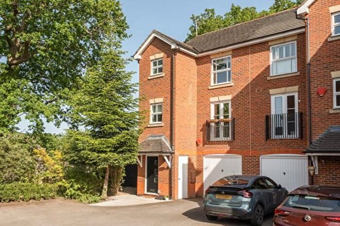 4 Bedroom Semi-Detached House For Sale In Attwood Drive, Arborfield, Reading, RG2