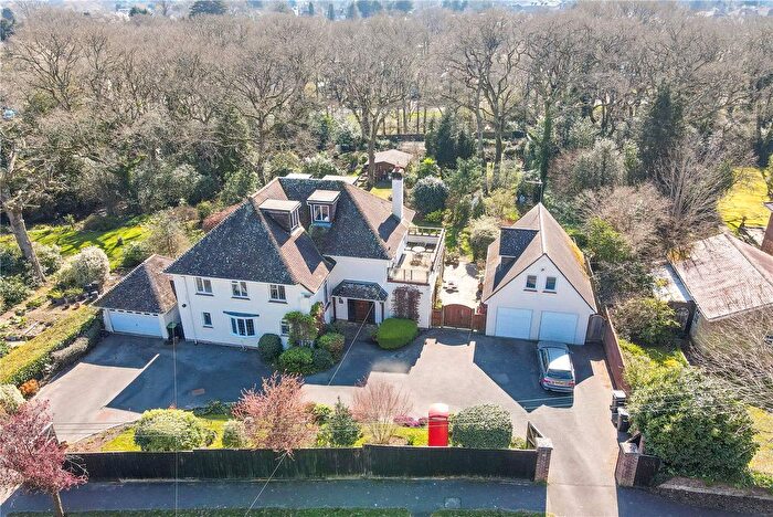 8 Bedroom Detached House For Sale In Barrs Avenue, New Milton, Hampshire, BH25