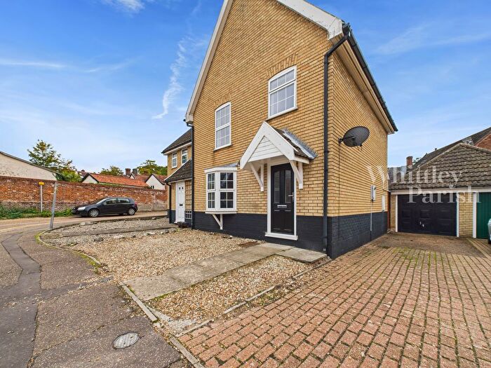 3 Bedroom Semi-Detached House To Rent In Queens Court, Long Stratton, NR15
