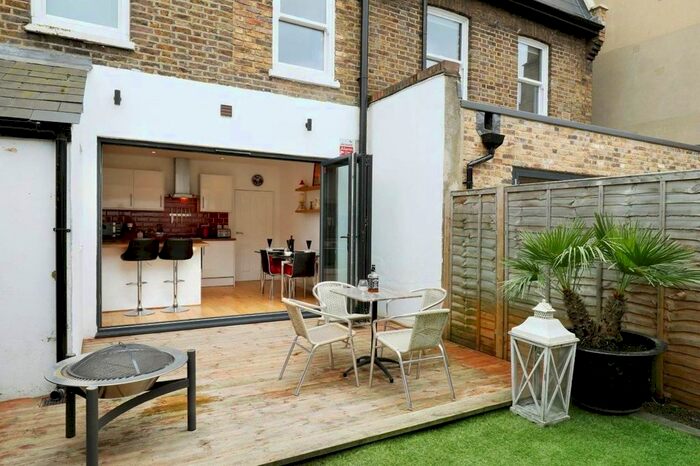 4 Bedroom Terraced House For Sale In Armoury Way, Wandsworth Town, London, SW18