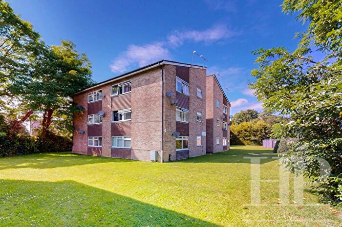2 Bedroom Flat To Rent In Hayling Court, Crawley, RH11