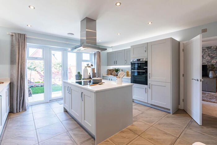 4 Bedroom Detached House For Sale In Wheatsheaf Road, Wimborne Minster, BH21