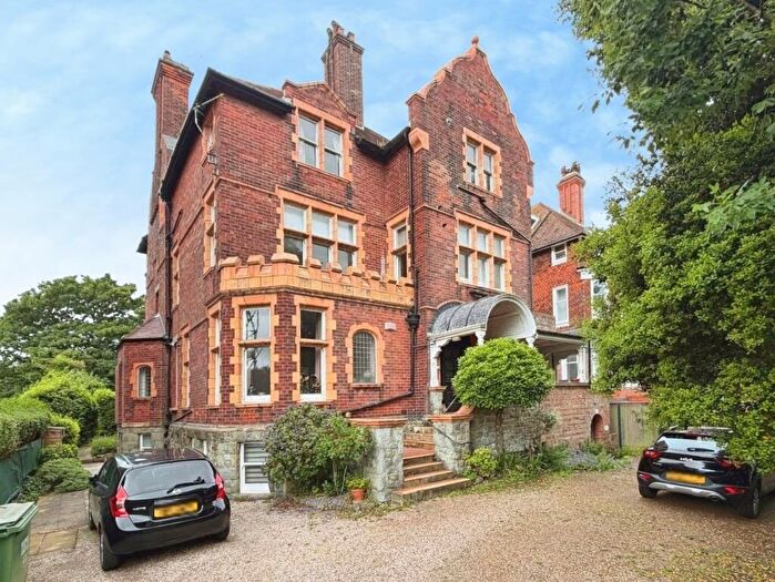 3 Bedroom Apartment For Sale In Earls Avenue, Folkestone, CT20