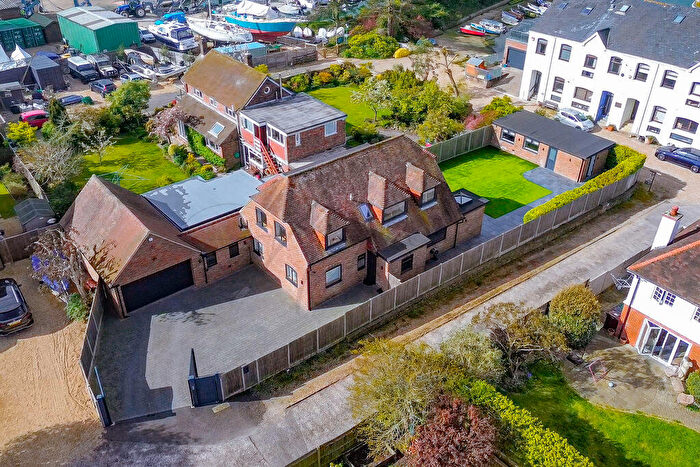 3 Bedroom House For Sale In Roundhouse Meadow, Emsworth, PO10