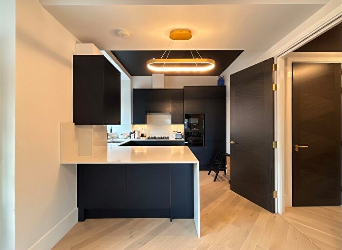 1 Bedroom Flat To Rent In Whetstone High Road, London, N20