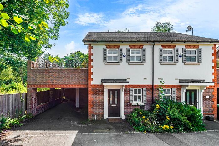 2 Bedroom Link Detached House To Rent In Ashley Road, Walton-On-Thames, KT12