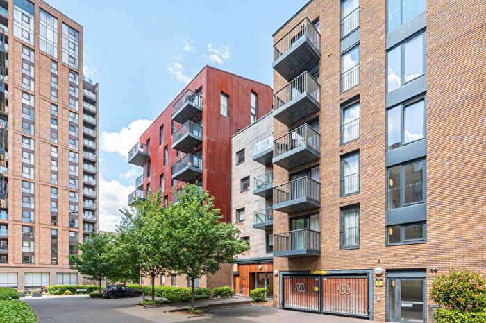 2 Bedroom Flat To Rent In Whiting Way, Canada Water, London, SE16