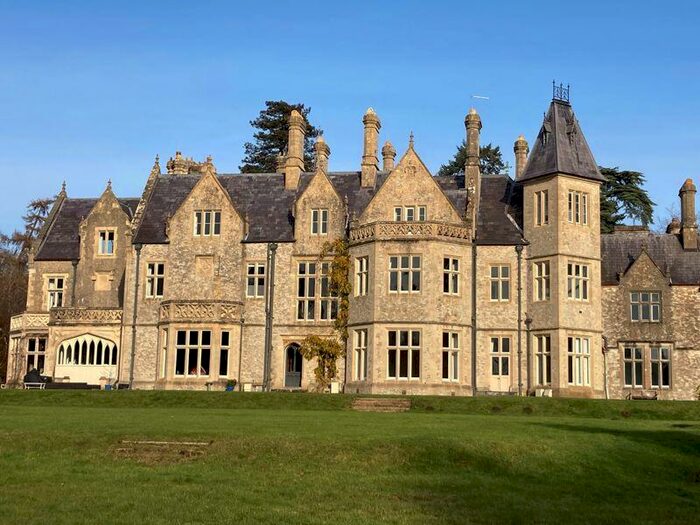 7 Bedroom Character Property To Rent In Petersfield, Nr Midhurst / Winchester, Hampshire, GU31