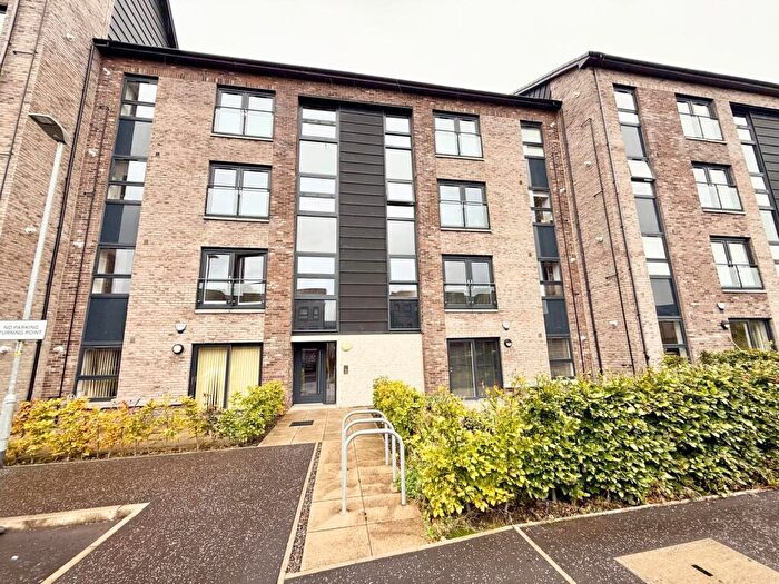 2 Bedroom Flat To Rent In Riverford Court, Newlands, G43