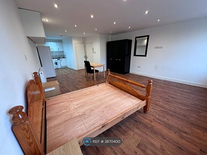 Studio To Rent In Park Royal Road, London, NW10