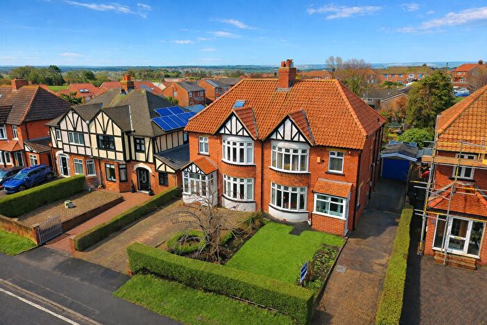 3 Bedroom Semi Detached House For Sale In Stakesby Road, Whitby, YO21