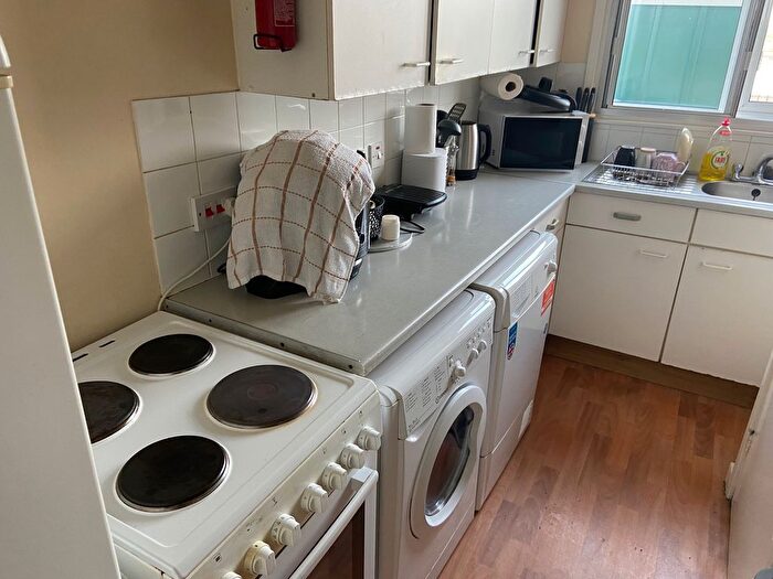 2 Bedroom Flat To Rent In Shenley Road, Borehamwood, WD6
