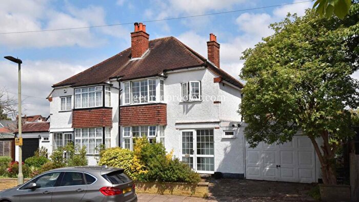 3 Bedroom Semi-Detached House For Sale In Sunningdale Road, Bickley, BR1