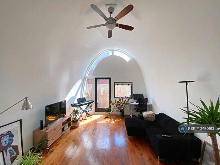 1 Bedroom Maisonette To Rent In Broadway Market, London, E8