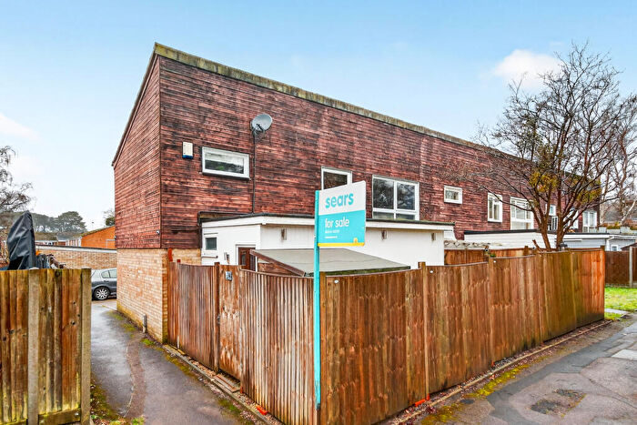 2 Bedroom Maisonette For Sale In Cottesmore, Bracknell, RG12