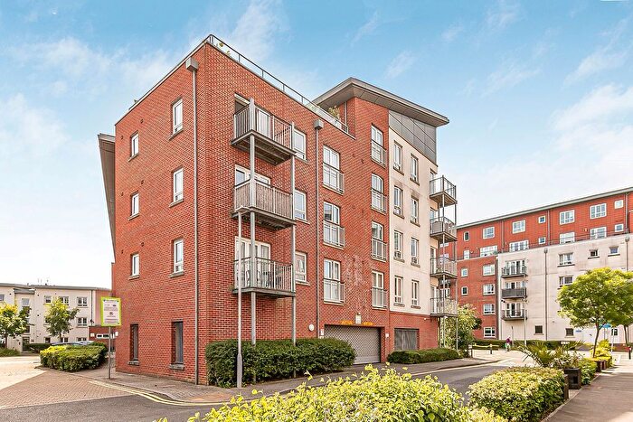 2 Bedroom Flat For Sale In Flat, Avenel Way, Poole, Dorset, BH15