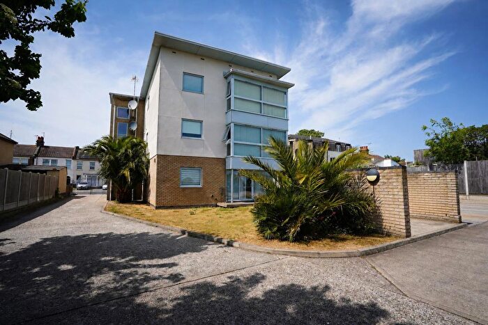 2 Bedroom Flat To Rent In High Street, Shoeburynes, SS3