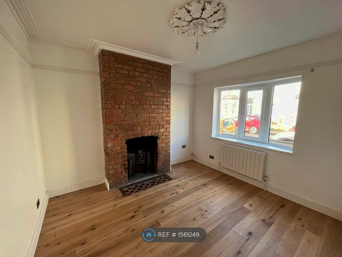 3 Bedroom Terraced House To Rent In Oak Road, Bristol, BS7