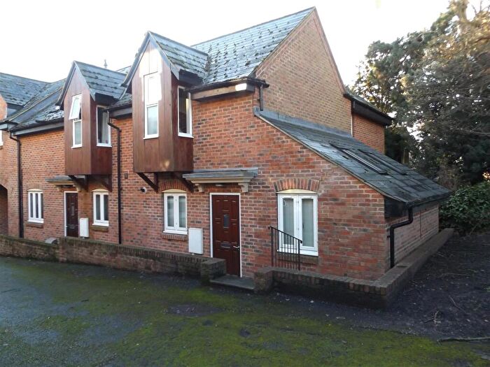 2 Bedroom Apartment To Rent In High Street, Brackley, NN13