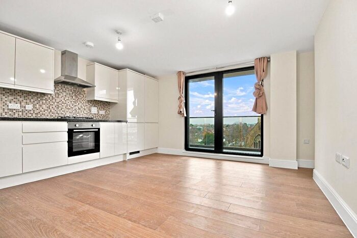 2 Bedroom Flat To Rent In Charter House, High Road, Ilford, IG1