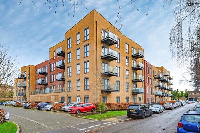 2 Bedroom Flat For Sale In Frogmore Road, Hemel Hempstead, HP3