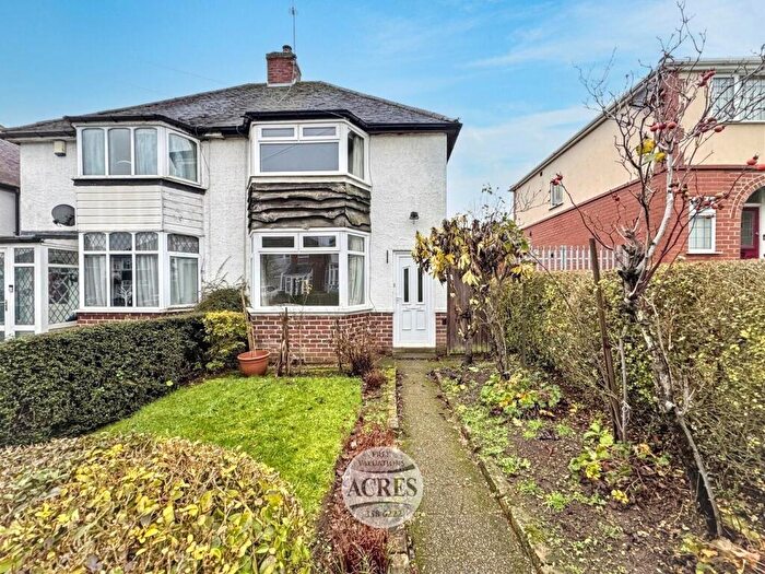 3 Bedroom Semi Detached House For Sale In Duxford Road, Great Barr, Birmingham, B42