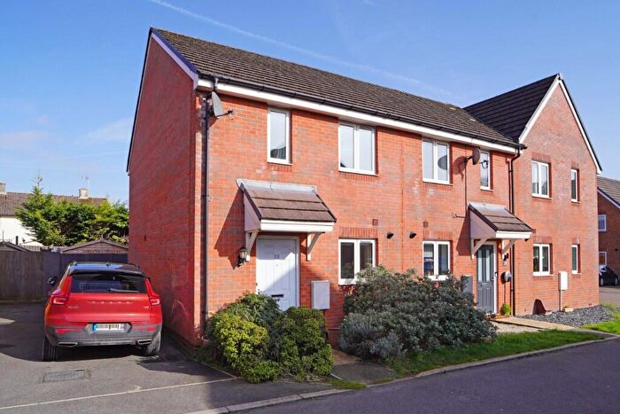 2 Bedroom End Of Terrace House For Sale In Trowbridge Close, Swindon, SN2