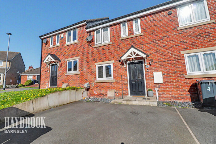 3 Bedroom Terraced House For Sale In Kings Court, Wombwell, S73