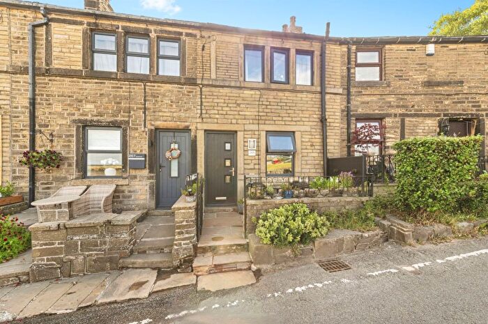 2 Bedroom Terraced House For Sale In Dunford Road, Holmfirth, HD9