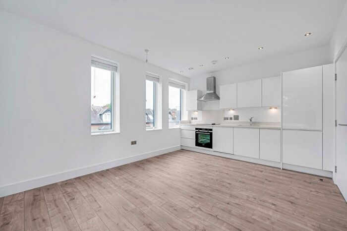 1 Bedroom Flat To Rent In River Front, Enfield, EN1