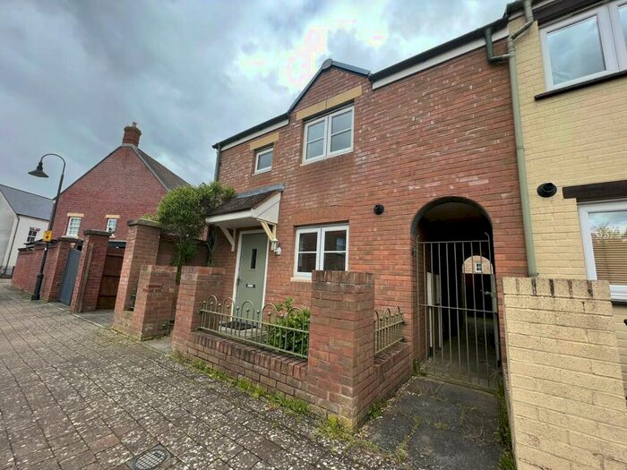 3 Bedroom House To Rent In East Wichel, SN1