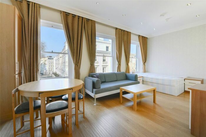 Studio To Rent In Courtfield Gardens, London, SW5