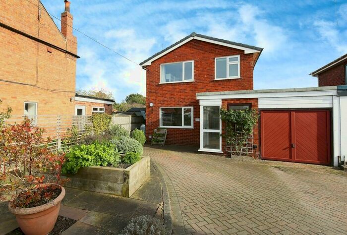 4 Bedroom Link Detached House For Sale In Cinder Lane, Lostock Green, Northwich, CW9