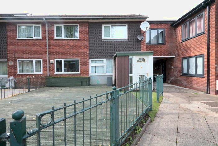 3 Bedroom Semi-Detached House To Rent In Trent Court, Oldtrafford, Manchester, M15