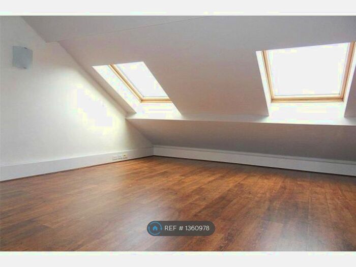 1 Bedroom Flat To Rent In Ledgard Wharf, Mirfield, WF14